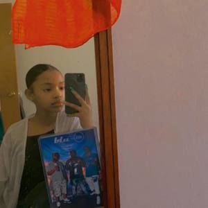 Meet your Posher, Miya